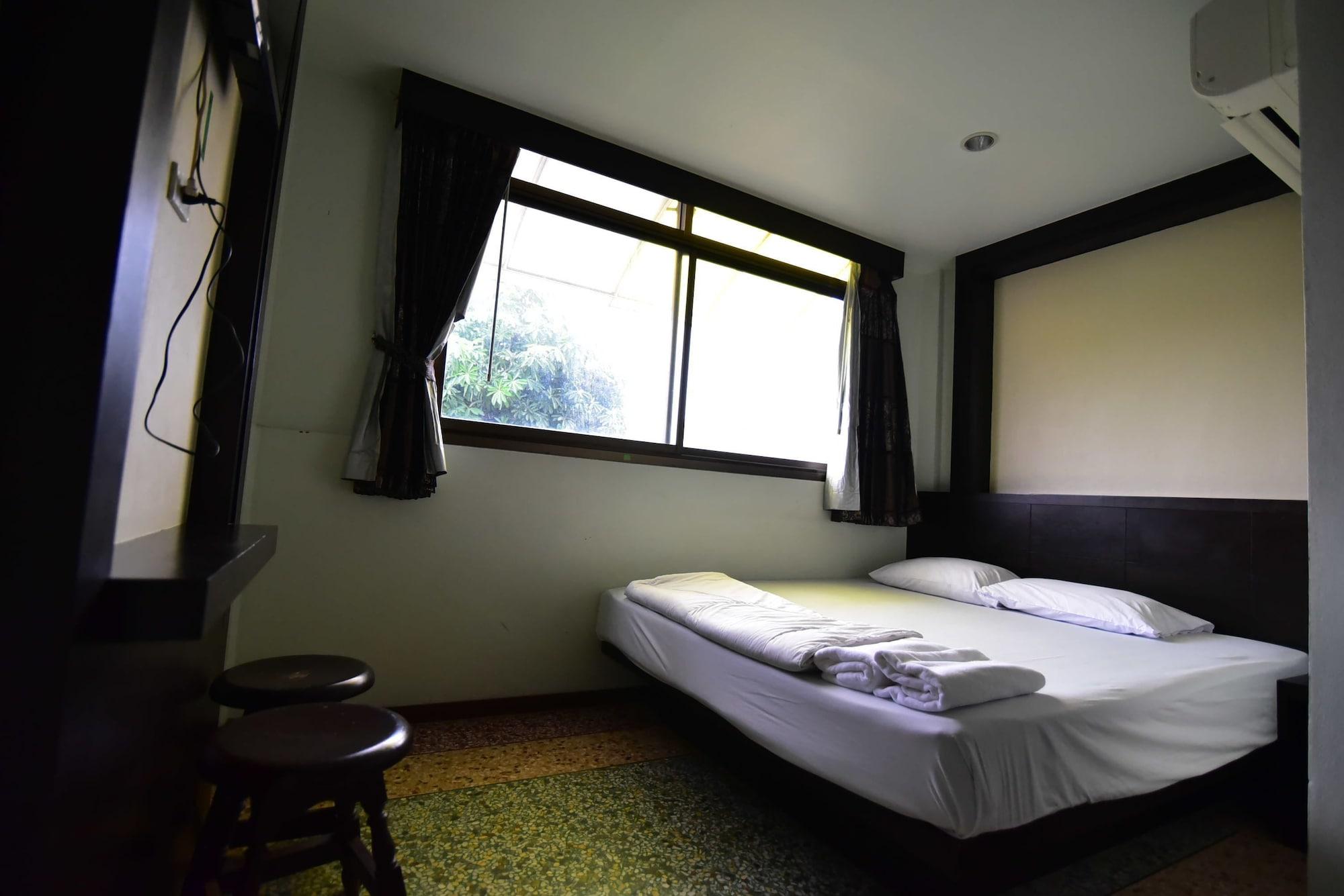 Thara House Otel Bangkok Dış mekan fotoğraf