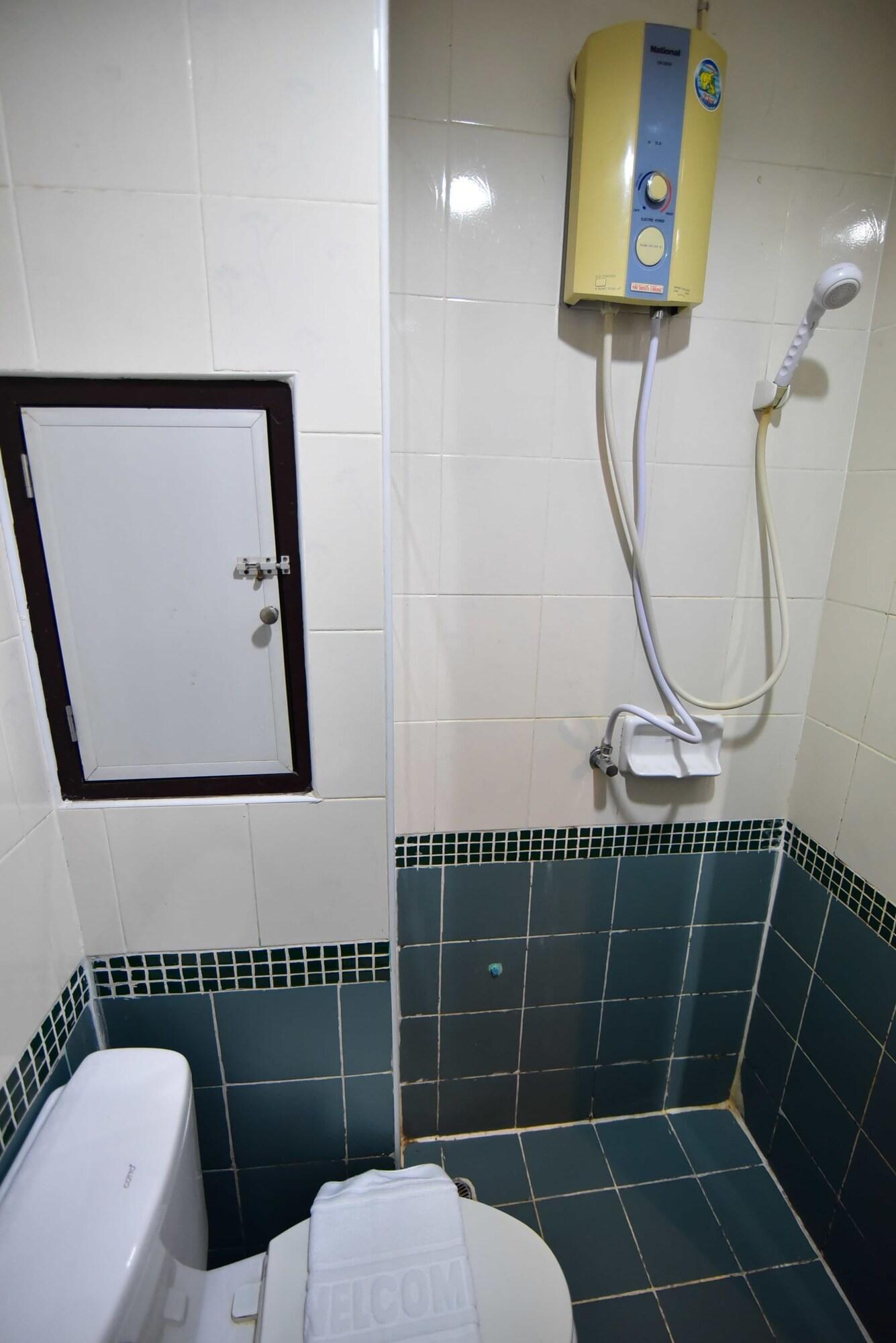 Thara House Otel Bangkok Dış mekan fotoğraf