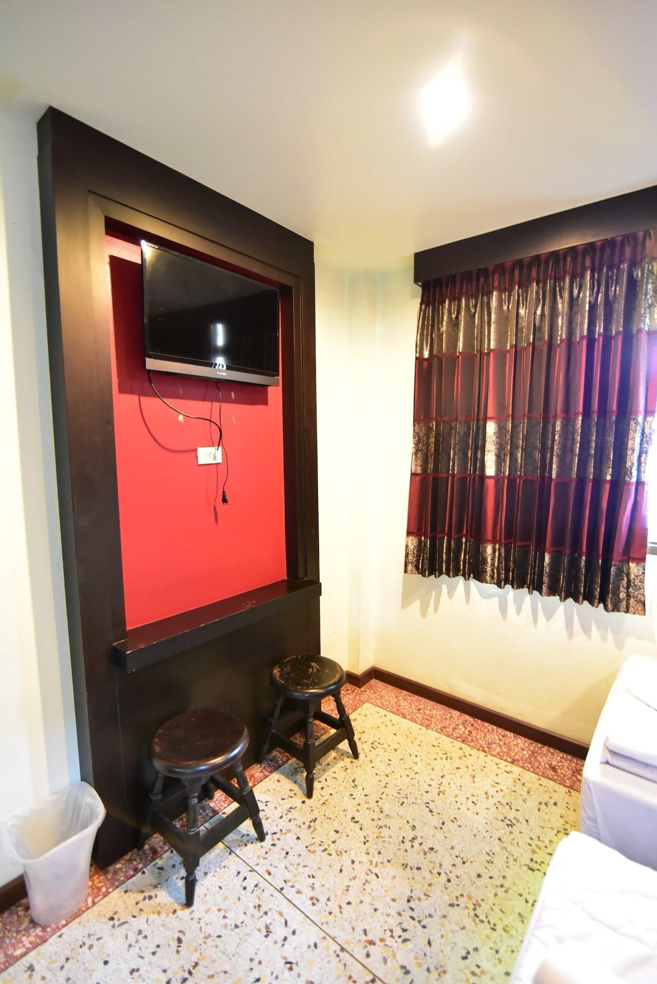 Thara House Otel Bangkok Dış mekan fotoğraf