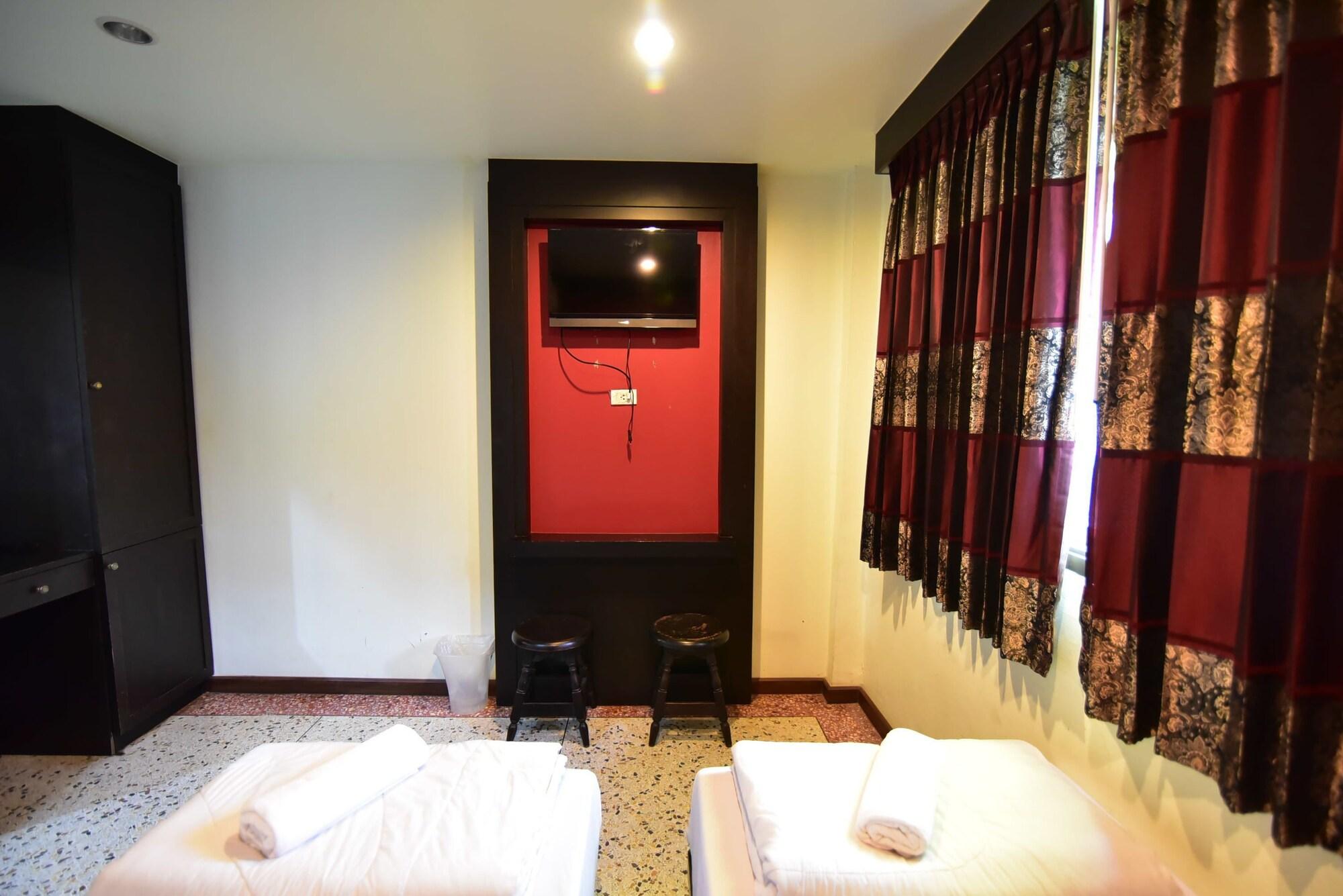 Thara House Otel Bangkok Dış mekan fotoğraf