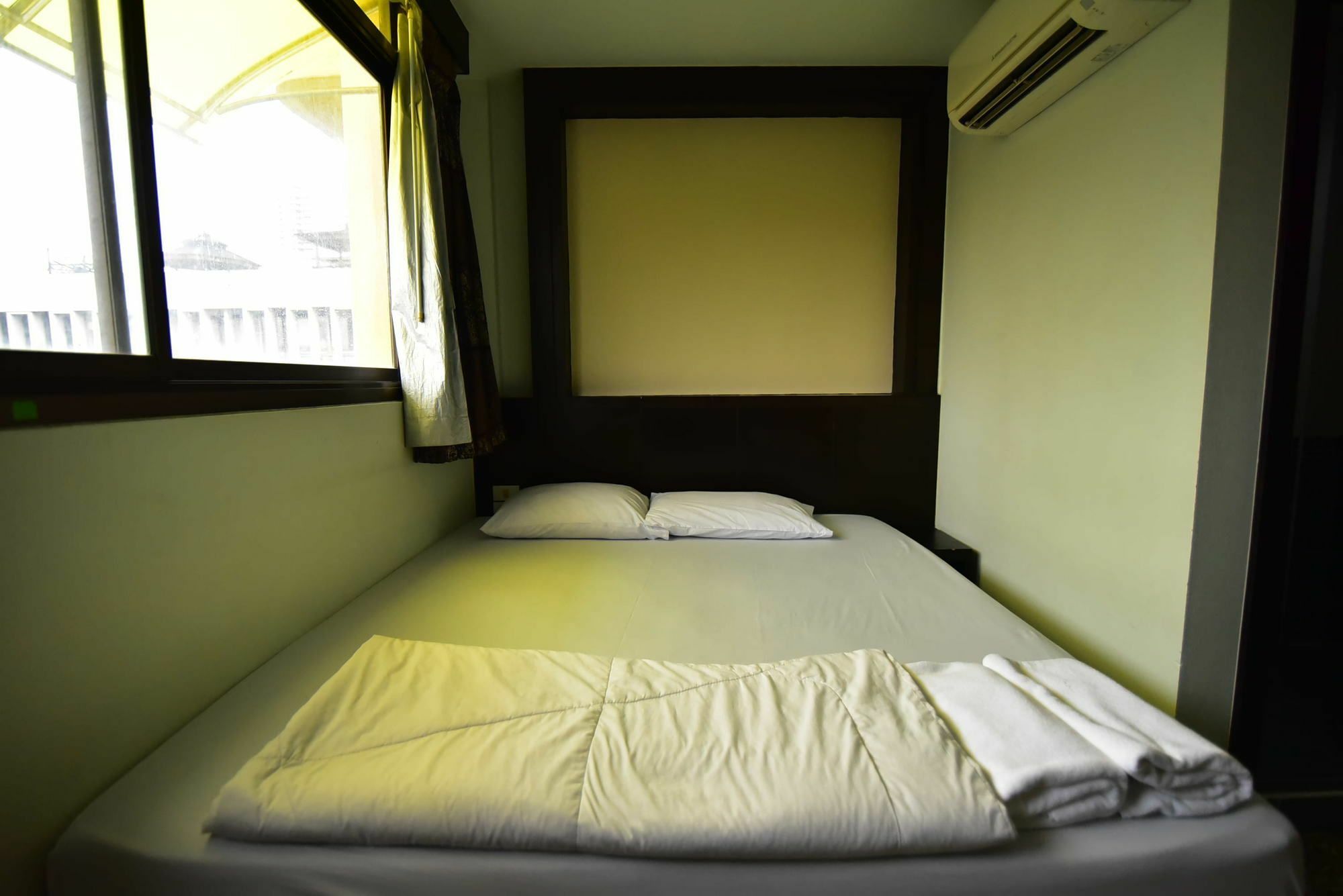 Thara House Otel Bangkok Dış mekan fotoğraf