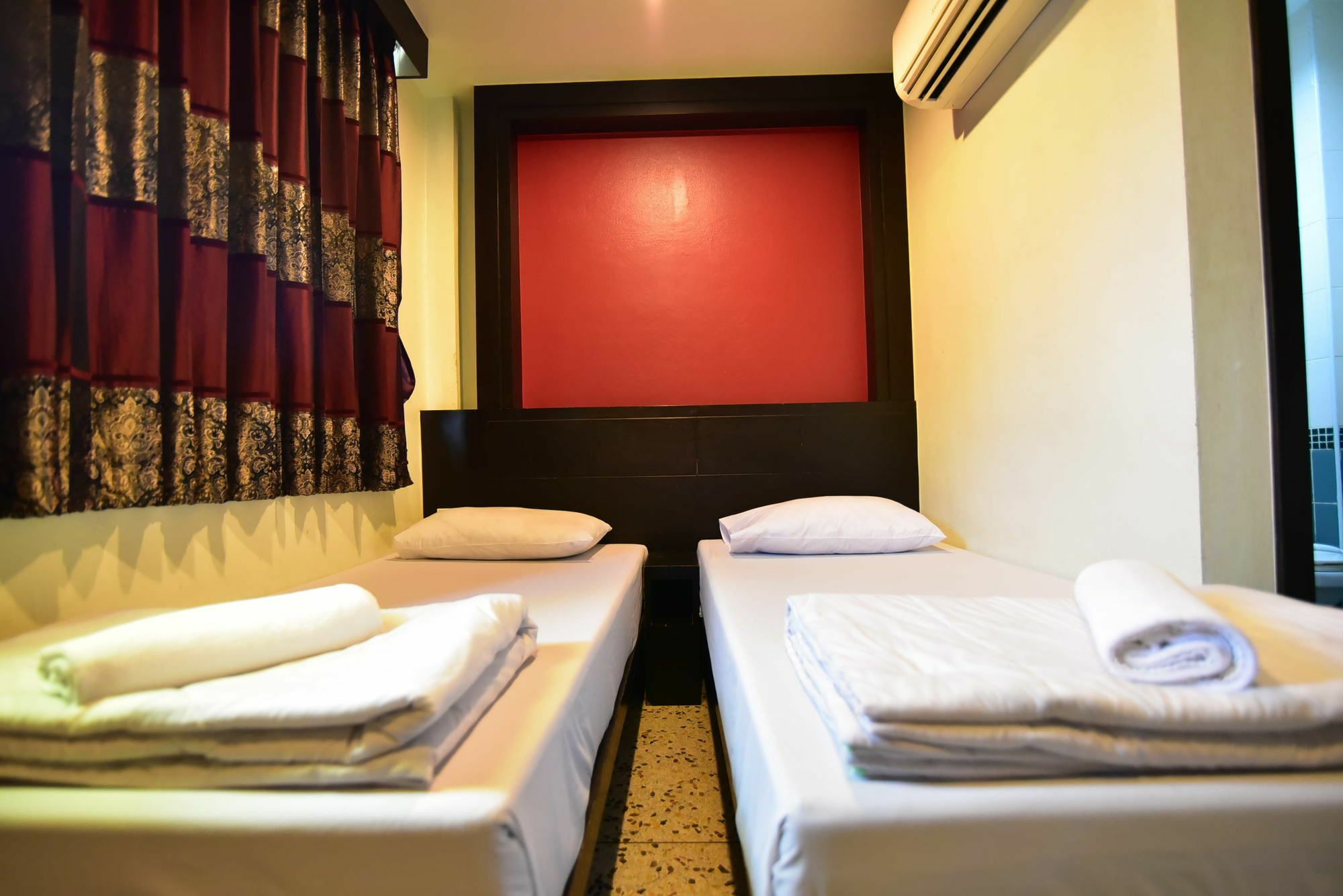Thara House Otel Bangkok Dış mekan fotoğraf