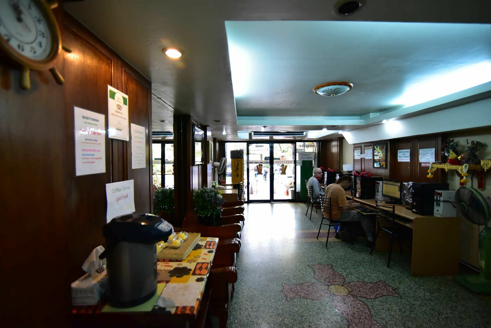 Thara House Otel Bangkok Dış mekan fotoğraf