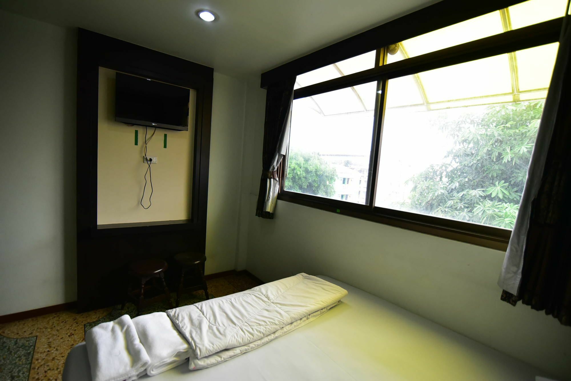 Thara House Otel Bangkok Dış mekan fotoğraf